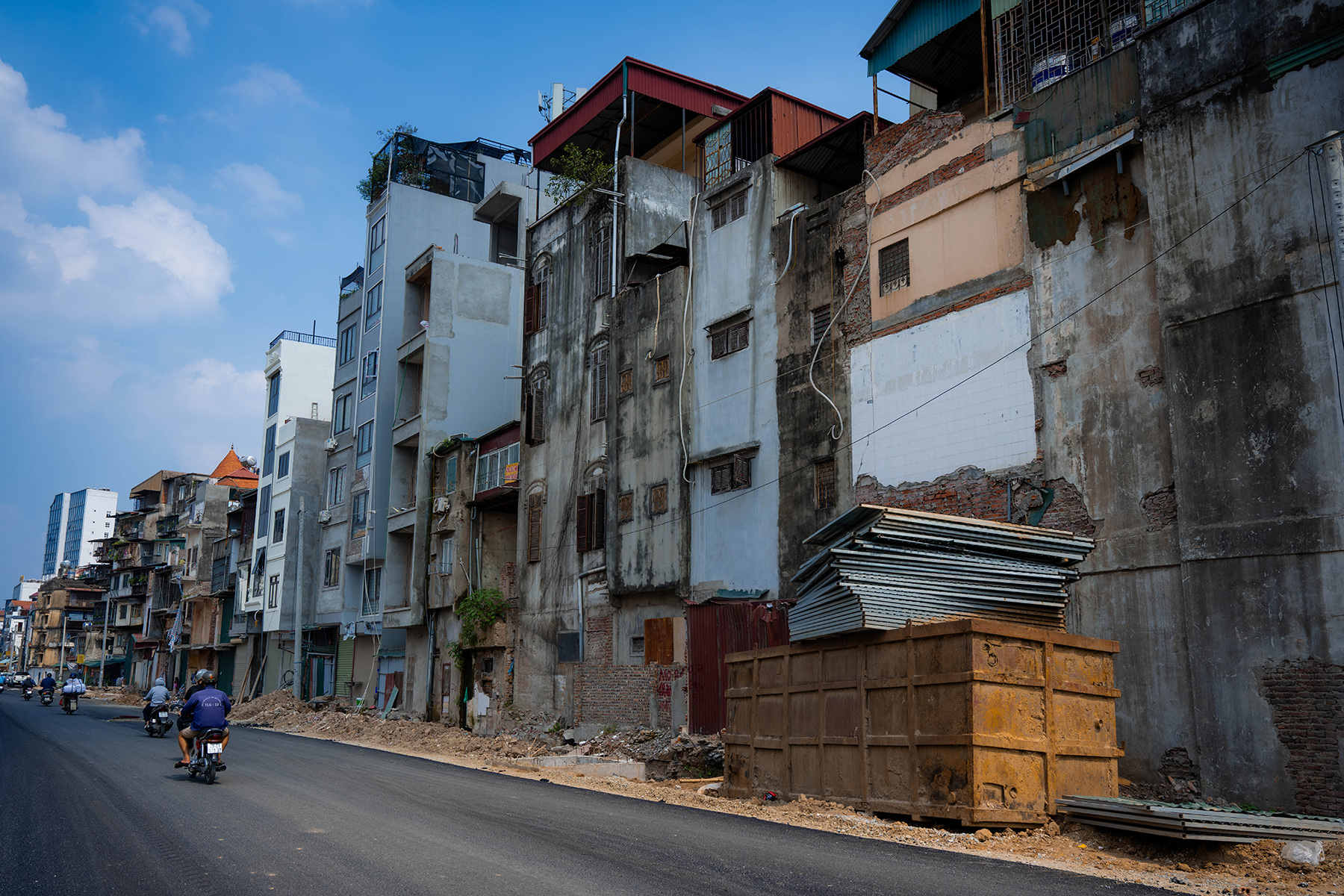 Hà Nội: Diện mạo bất ngờ trên tuyến vành đai 1 Hoàng Cầu - Voi Phục những ngày đầu tháng 6- Ảnh 16.