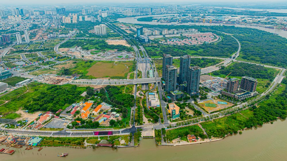 Khối b&ecirc; t&ocirc;ng hơn 100.000 tấn được d&igrave;m s&acirc;u 27m dưới l&ograve;ng s&ocirc;ng, tiếng "rầm" vang l&ecirc;n sau đ&oacute; tạo n&ecirc;n kỳ t&iacute;ch lớn nhất Đ&ocirc;ng Nam &Aacute; - Ảnh 4.