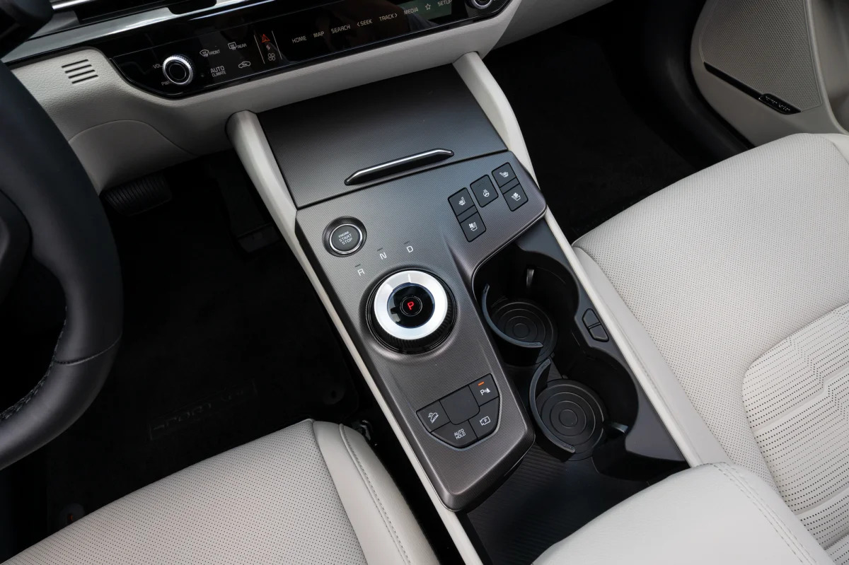 Rộ tin Kia Sportage 2026 tại Việt Nam th&ecirc;m hybrid, bỏ m&aacute;y dầu, h&atilde;ng li&ecirc;n tục nh&aacute; h&agrave;ng nội, ngoại thất mới trước ng&agrave;y ra mắt- Ảnh 23.