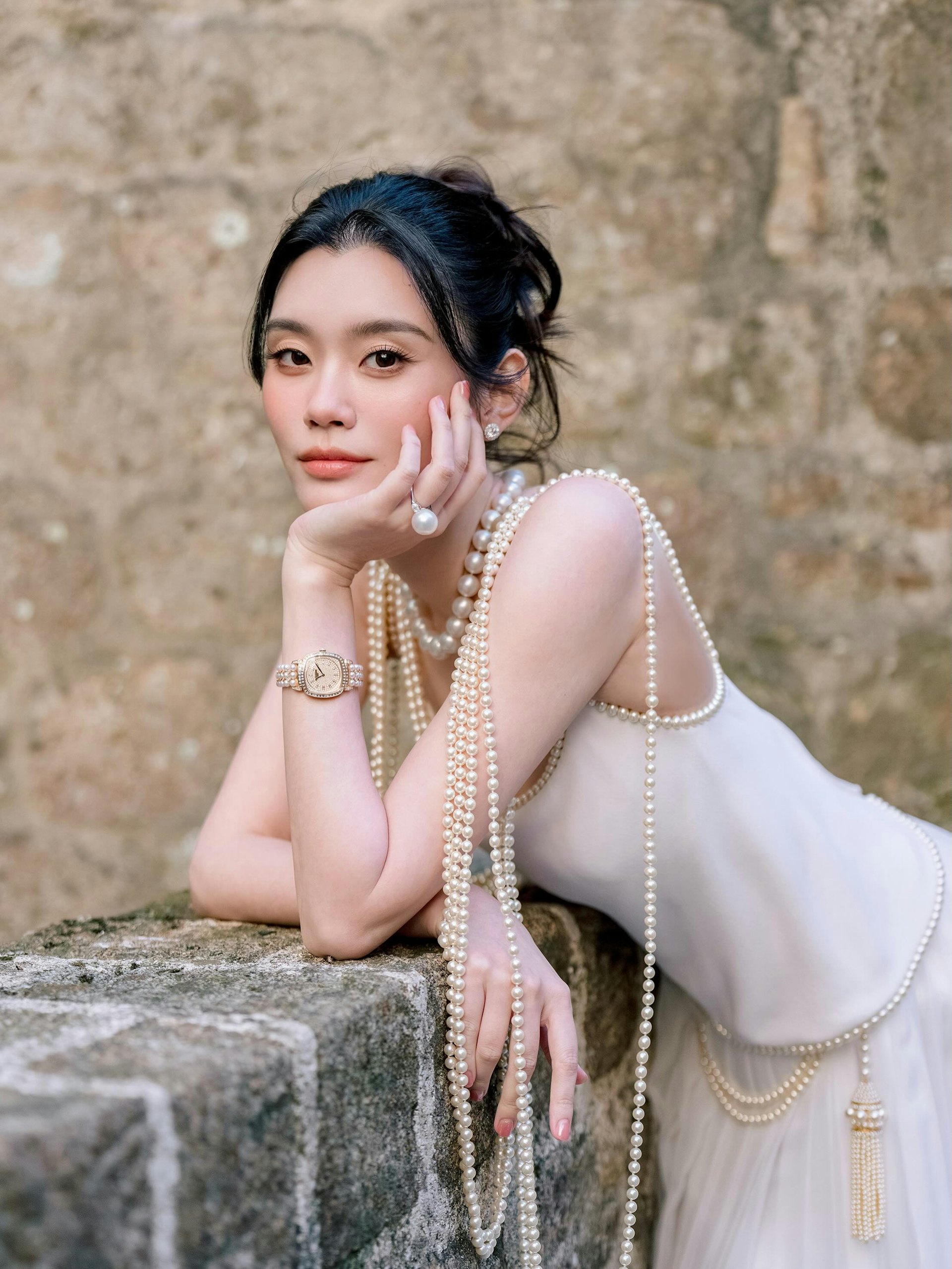 Bảo vật hoàng gia Anh xuất hiện trong đám cưới Hề Mộng Dao: Sự xa hoa của giới tài phiệt - Ảnh 4.