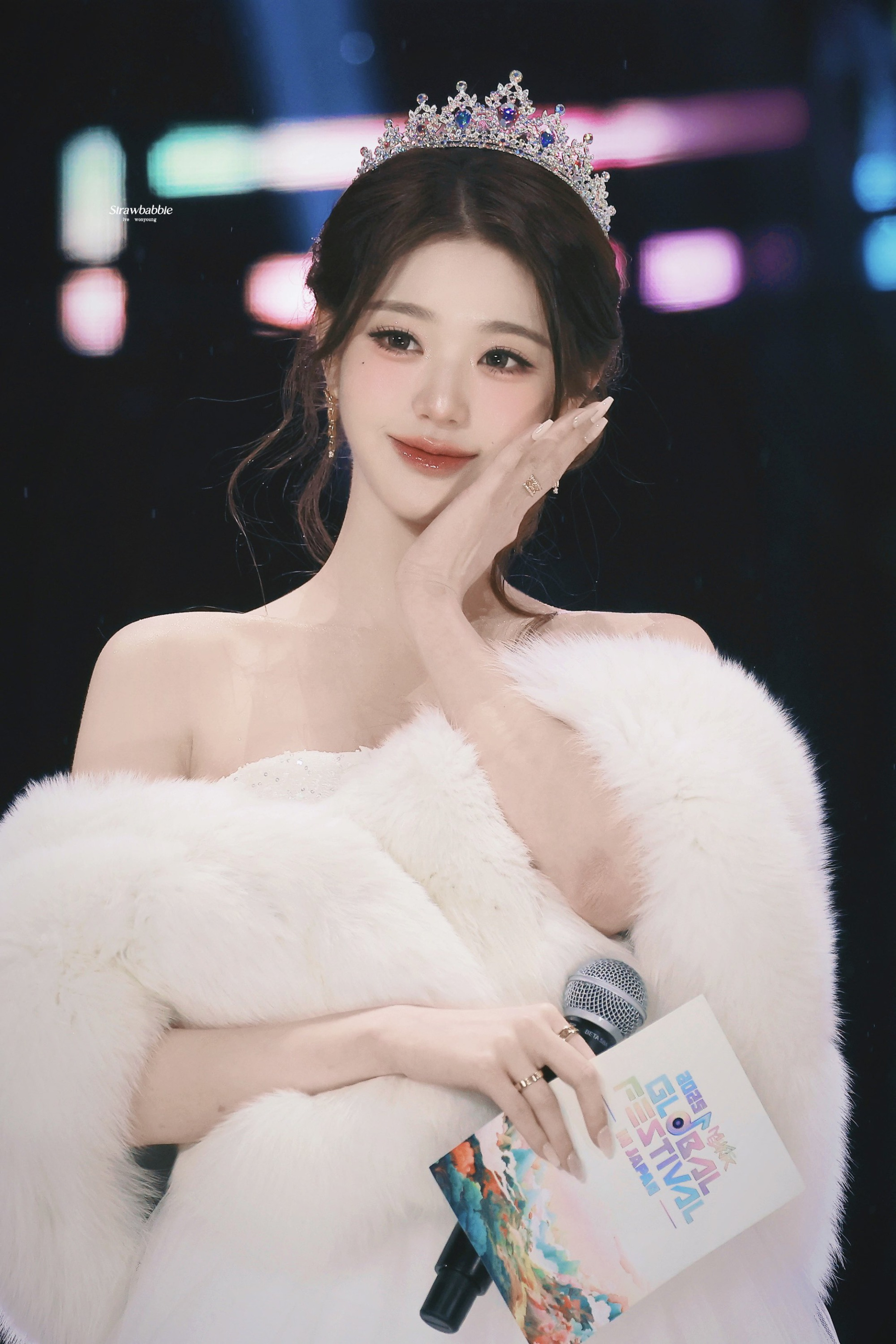 21,3 triệu người xem "C&ocirc;ng ch&uacute;a Kpop" ng&uacute;ng nguẩy, c&ocirc;ng khai th&aacute;i độ với nh&acirc;n vi&ecirc;n s&acirc;n bay- Ảnh 9.