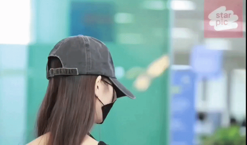 21,3 triệu người xem "C&ocirc;ng ch&uacute;a Kpop" ng&uacute;ng nguẩy, c&ocirc;ng khai th&aacute;i độ với nh&acirc;n vi&ecirc;n s&acirc;n bay- Ảnh 1.