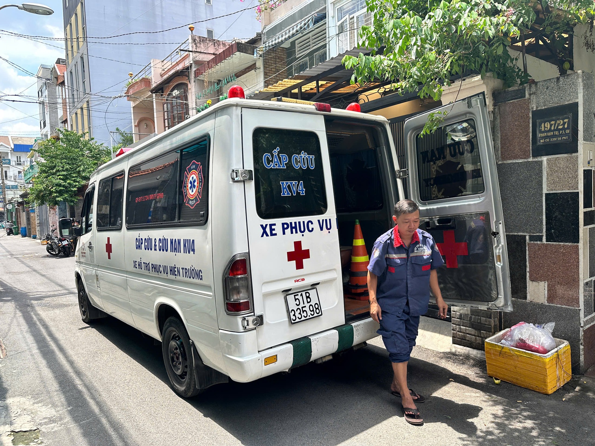 Ph&aacute;t hiện nam sinh vi&ecirc;n tử vong trong ph&ograve;ng trọ ở TPHCM g&acirc;y chấn động - Ảnh 1.