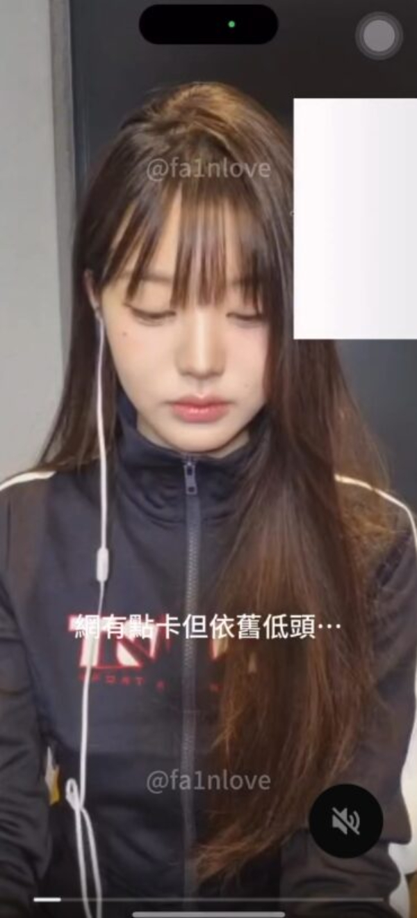 21,3 triệu người xem "C&ocirc;ng ch&uacute;a Kpop" ng&uacute;ng nguẩy, c&ocirc;ng khai th&aacute;i độ với nh&acirc;n vi&ecirc;n s&acirc;n bay- Ảnh 8.
