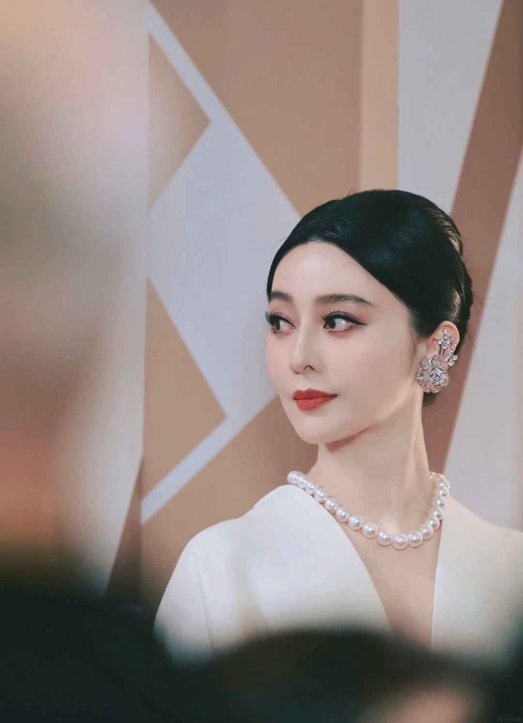Lời khuy&ecirc;n chọn v&ograve;ng ngọc trai thu h&uacute;t may mắn cho phụ nữ - Ảnh 2.