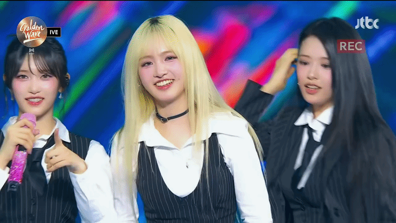 21,3 triệu người xem "C&ocirc;ng ch&uacute;a Kpop" ng&uacute;ng nguẩy, c&ocirc;ng khai th&aacute;i độ với nh&acirc;n vi&ecirc;n s&acirc;n bay- Ảnh 6.