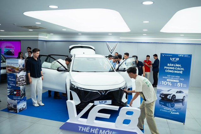 Giảm 600kg, chạy 500km/sạc: Xe mới nhất VinFast c&oacute; g&igrave; m&agrave; khiến hơn 12.000 người xuống tiền? - Ảnh 2.