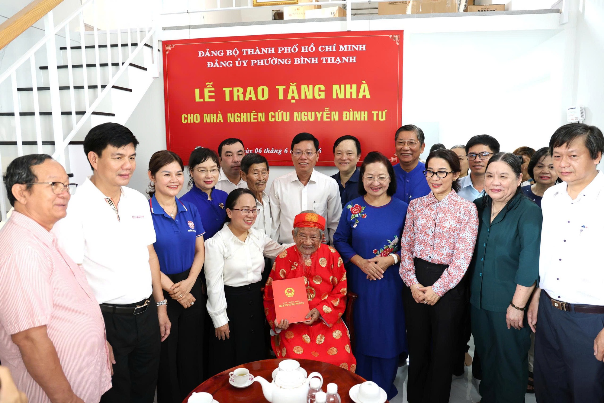 TPHCM trao căn hộ cho nh&agrave; nghi&ecirc;n cứu Nguyễn Đ&igrave;nh Tư  - Ảnh 2.