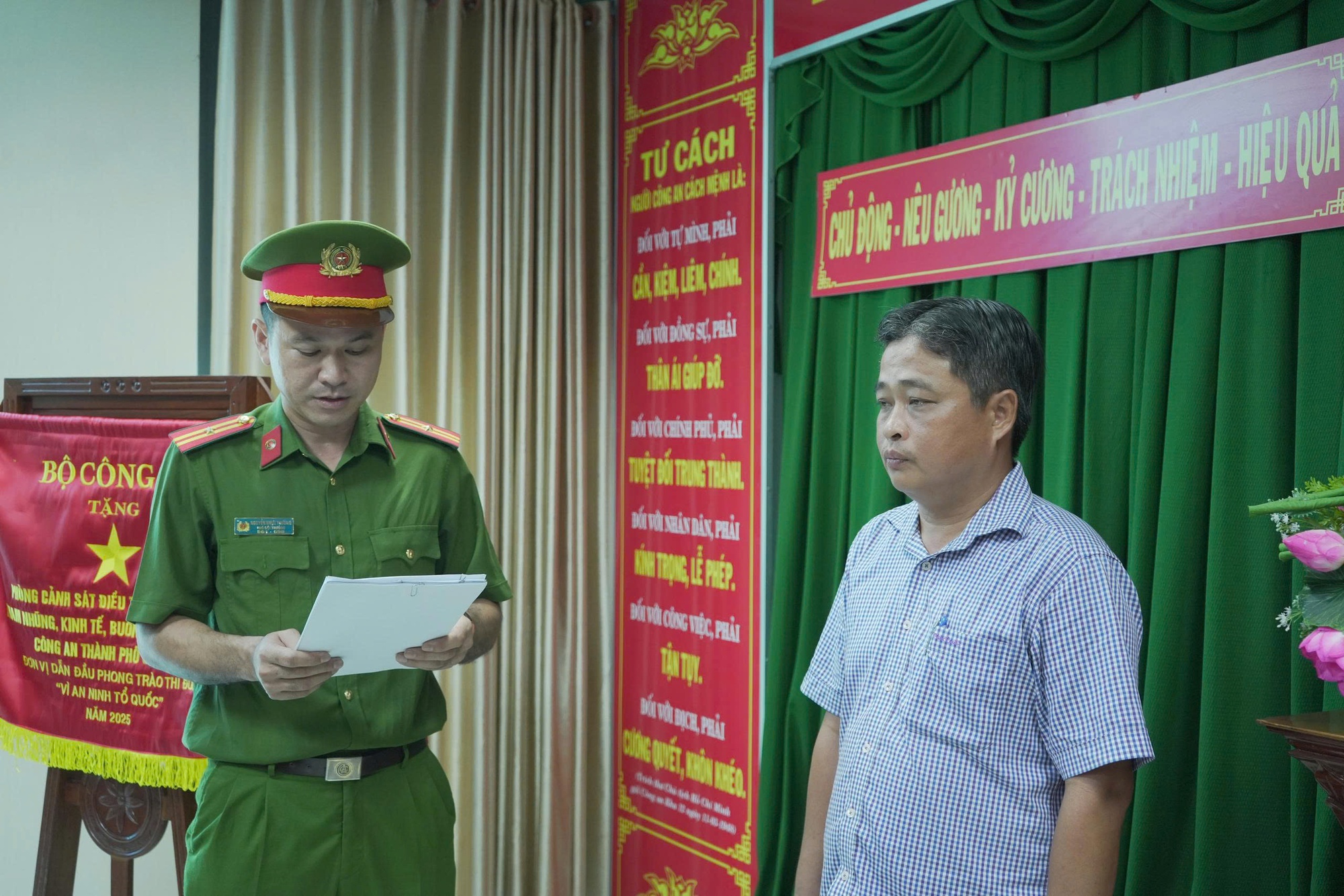 Bắt tạm giam cựu Trưởng Ban Tổ chức Tỉnh ủy Sóc Trăng cũ - Ảnh 1. Bắt tạm giam cựu Trưởng Ban Tổ chức Tỉnh ủy Sóc Trăng cũ - Ảnh 1.