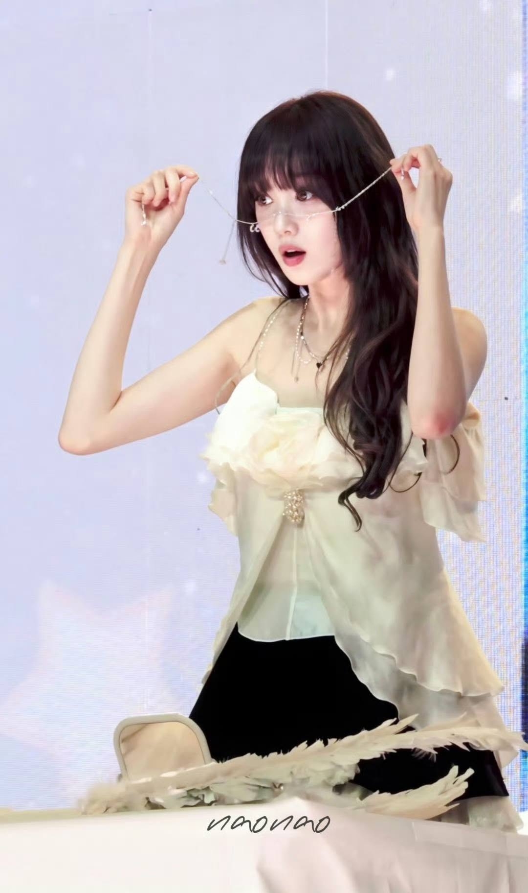 - Ảnh 13. - Ảnh 13.