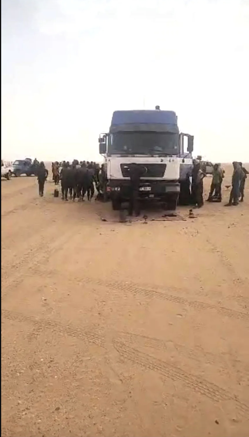 Vụ hỏng xe giữa sa mạc Sahara: 49 người tử vong v&igrave; kh&aacute;t nước - Ảnh 5.