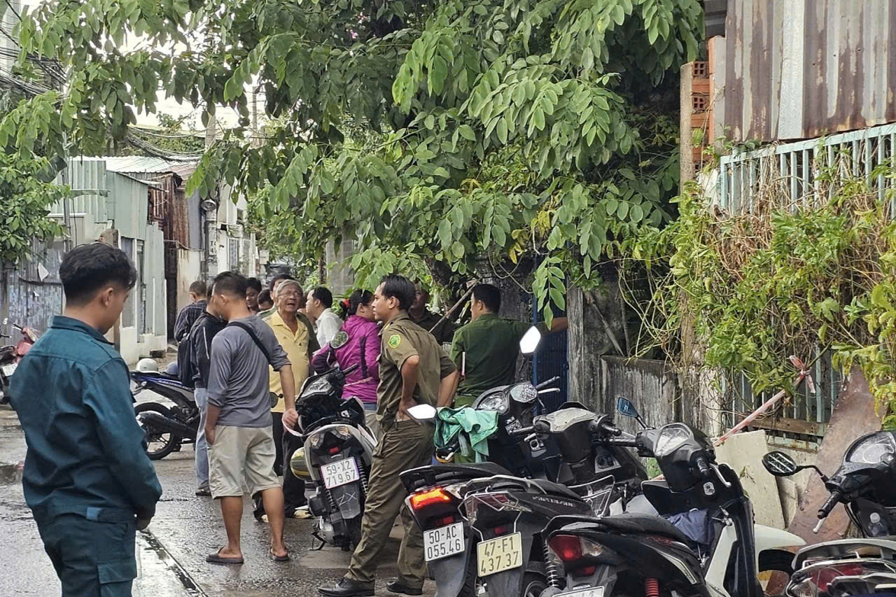 Cháy nhà TPHCM khiến cụ bà 76 tuổi tử vong trong hẻm Linh Xuân - Ảnh 1. Cháy nhà TPHCM khiến cụ bà 76 tuổi tử vong trong hẻm Linh Xuân - Ảnh 1.