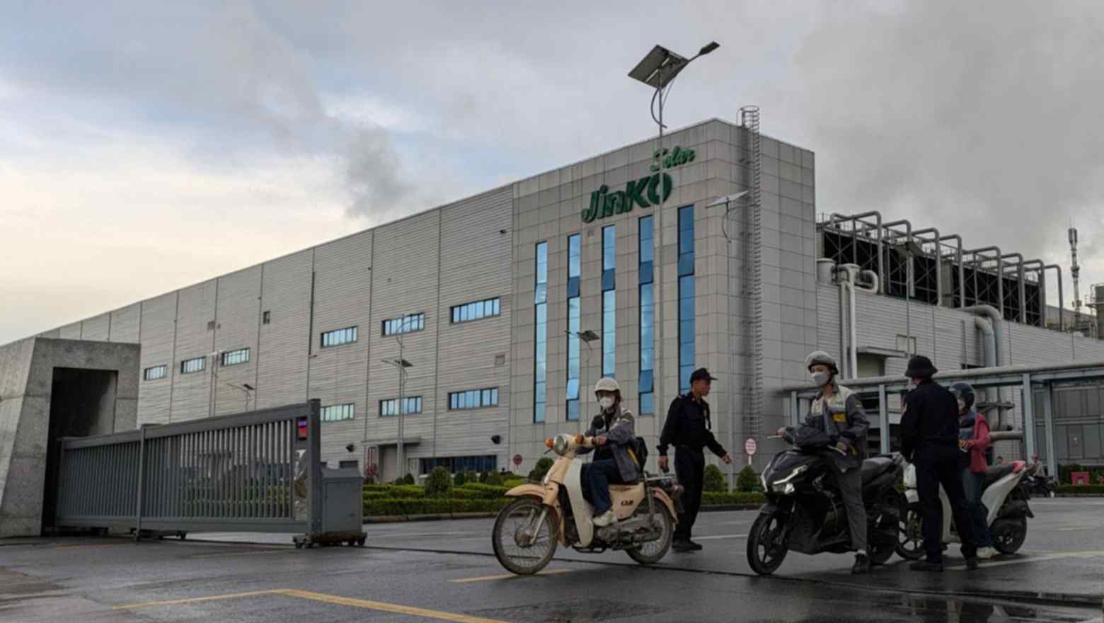 Phát hiện một nghịch lý hiếm thấy tại Trung Quốc: Ngành công nghiệp từng được xem là 'gà đẻ trứng vàng' nay lỗ hàng tỷ USD chỉ vì quá thành công - Ảnh 2.
