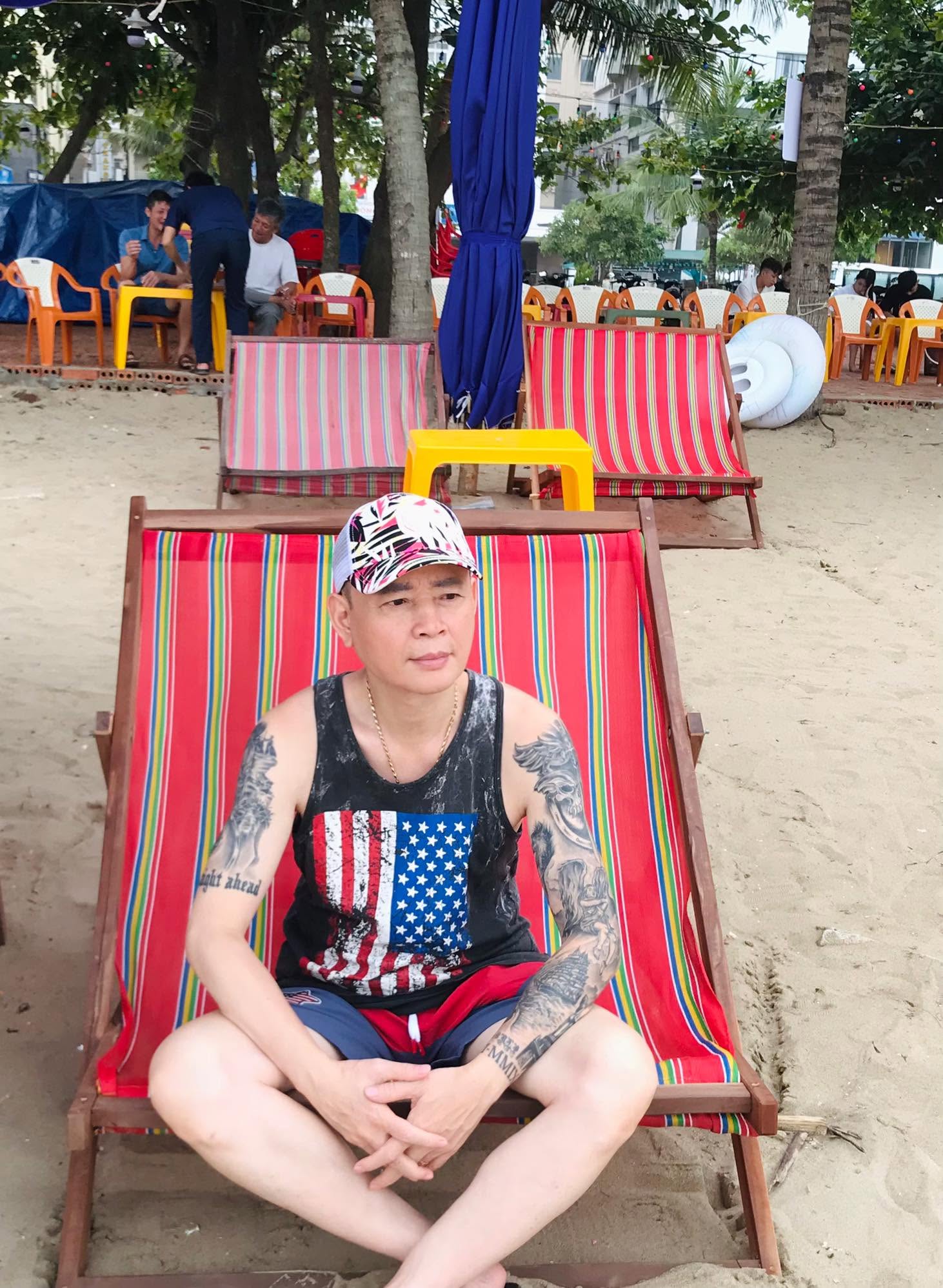 T&ugrave;ng Dương vi&ecirc;n m&atilde;n b&ecirc;n vợ 4: N&oacute;i thẳng kh&ocirc;ng biết t&aacute;n g&aacute;i, coi vợ cũ l&agrave; tri kỷ - Ảnh 2.