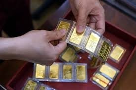 V&agrave;ng SJC "bất biến" ng&agrave;y 9/6: Cho&aacute;ng v&aacute;ng ch&ecirc;nh lệch mua b&aacute;n l&ecirc;n tới 5 triệu đồng/lượng - Ảnh 1.
