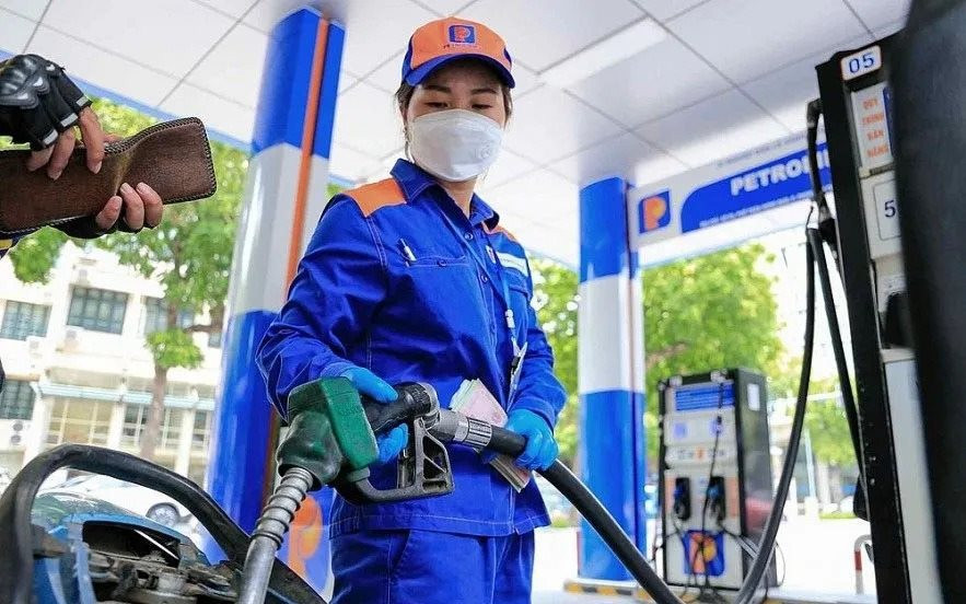 Từ h&ocirc;m nay, h&agrave;ng triệu người d&acirc;n Việt Nam sẽ chứng kiến một tin vui lớn về xăng dầu - Ảnh 1.