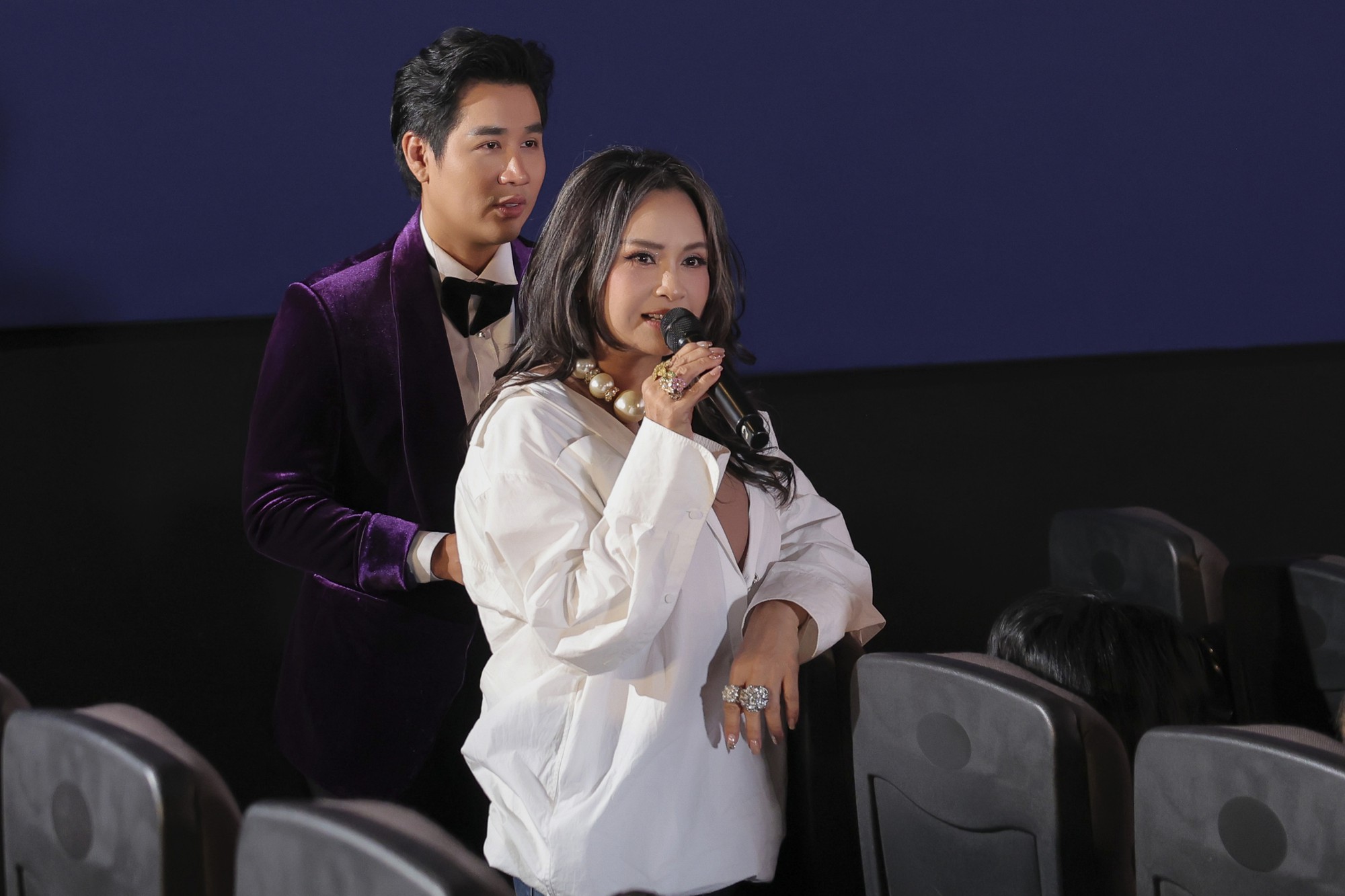 NSND Thanh Lam khen Tùng Dương "cháy nổ" vừa vặn - Ảnh 1. NSND Thanh Lam khen Tùng Dương "cháy nổ" vừa vặn - Ảnh 1.