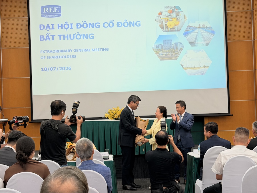 Con trai l&ecirc;n l&agrave;m Tổng Gi&aacute;m đốc, b&agrave; Mai Thanh rời ghế Chủ tịch REE sau hơn 3 thập kỷ, đảm nhận vai tr&ograve; mới - Ảnh 2.