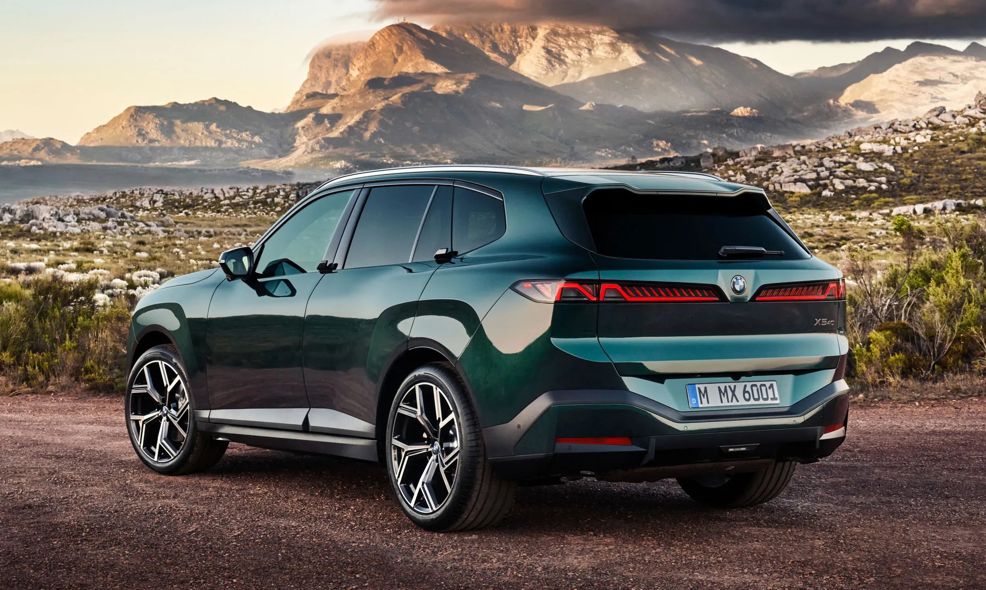 B&aacute;n 'lạc' kiểu BMW: Bắt kh&aacute;ch h&agrave;ng mua ốp đ&aacute; nội thất với gi&aacute; gần 30 triệu đồng để nhận xe sớm - Ảnh 6.