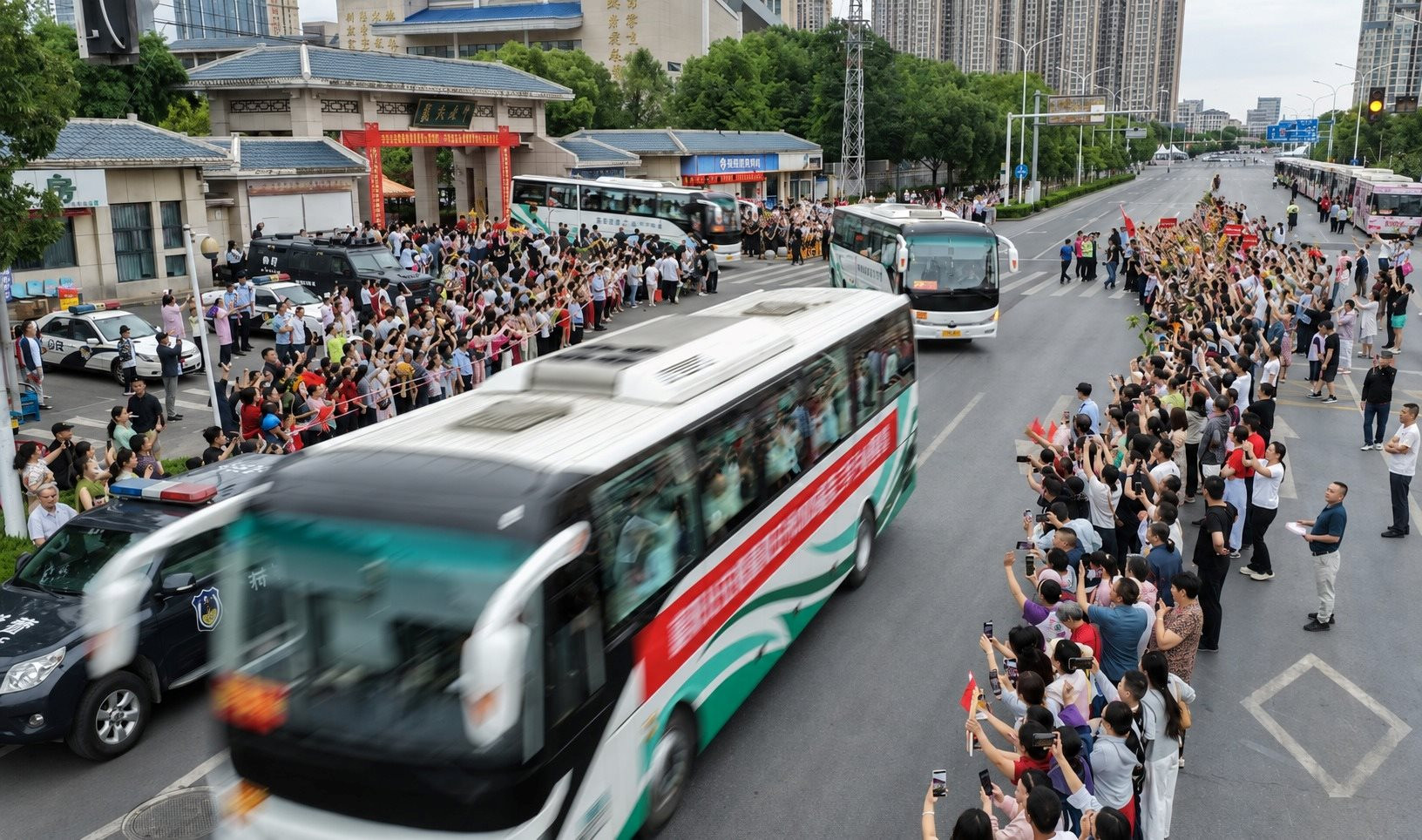 Kh&ocirc;ng c&oacute; chuyện thi lại nếu gian lận: Trung Quốc xử l&yacute; cực nghi&ecirc;m mọi vi phạm trong kỳ thi quan trọng nhất - Ảnh 2.
