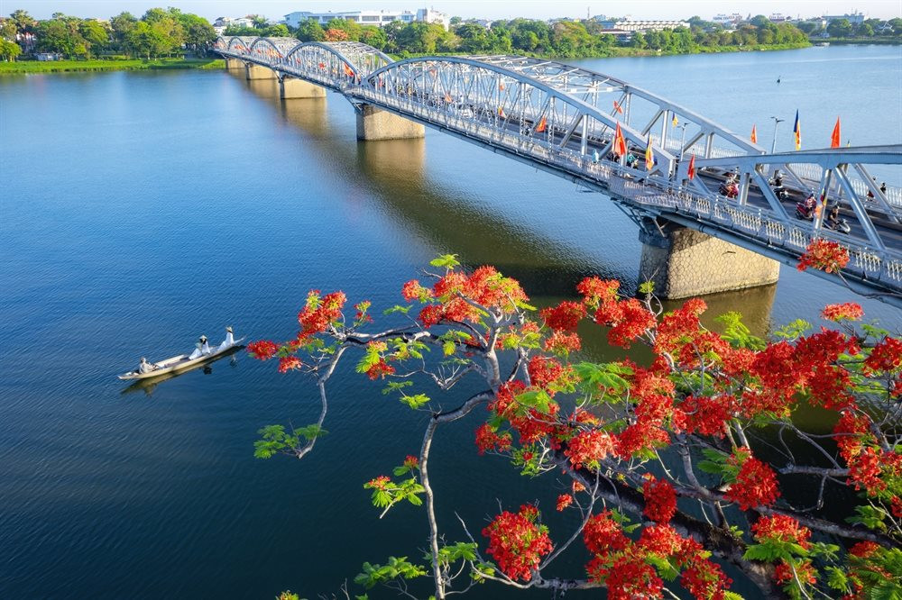 Một th&agrave;nh phố Việt Nam g&oacute;p mặt c&ugrave;ng Bắc Kinh, Seoul trong đề cử "Oscar du lịch": H&uacute;t mạnh kh&aacute;ch Ph&aacute;p, Mỹ, nửa năm thu hơn 10.300 tỷ đồng - Ảnh 6.
