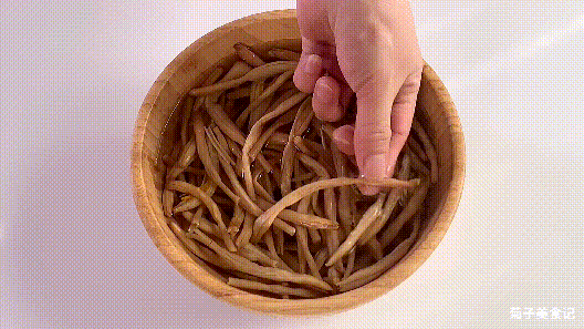 Lu&acirc;n phi&ecirc;n ăn 2 lần một tuần 4 m&oacute;n "rau bổ gan" ngon miệng n&agrave;y để thanh lọc gan, tốt thị lực v&agrave; ngủ ngon suốt đ&ecirc;m- Ảnh 2.