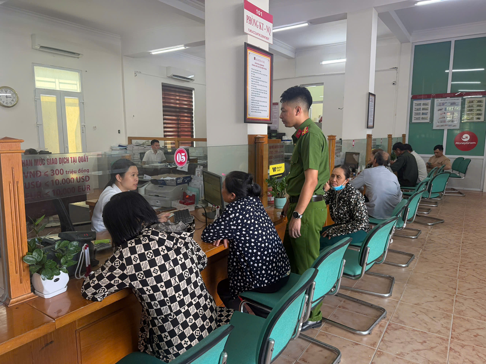 Phụ nữ thanh h&oacute;a kịp thời tr&igrave;nh b&aacute;o C&ocirc;ng an về lừa đảo qua Zalo năm 2026 - Ảnh 2.