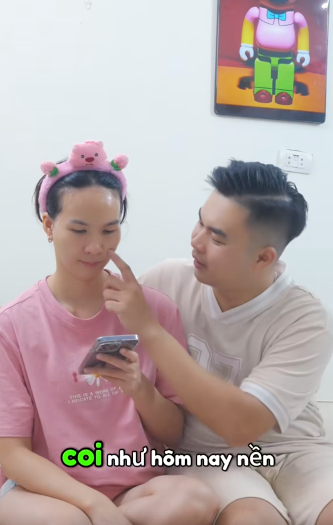 Anh chồng bước ra từ tiểu thuyết: Tự học make up để trang điểm cho vợ, m&agrave;n "lột x&aacute;c" của c&ocirc; vợ mới khiến hội chị em xu&yacute;t xoa- Ảnh 4.
