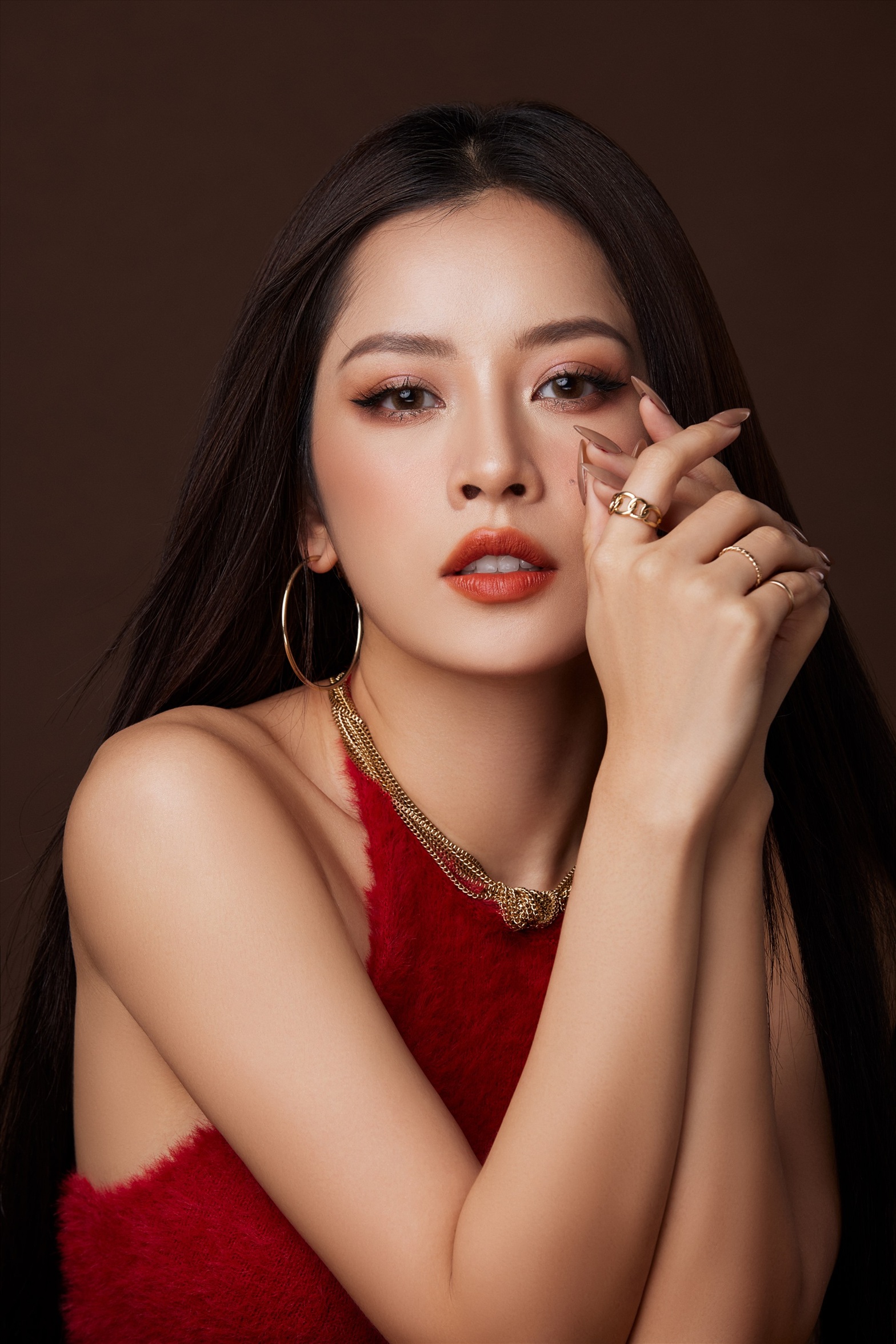 "Chi Pu, em c&oacute; biết em c&oacute; một &aacute;nh mắt rất đẹp kh&ocirc;ng?" - Ảnh 2.