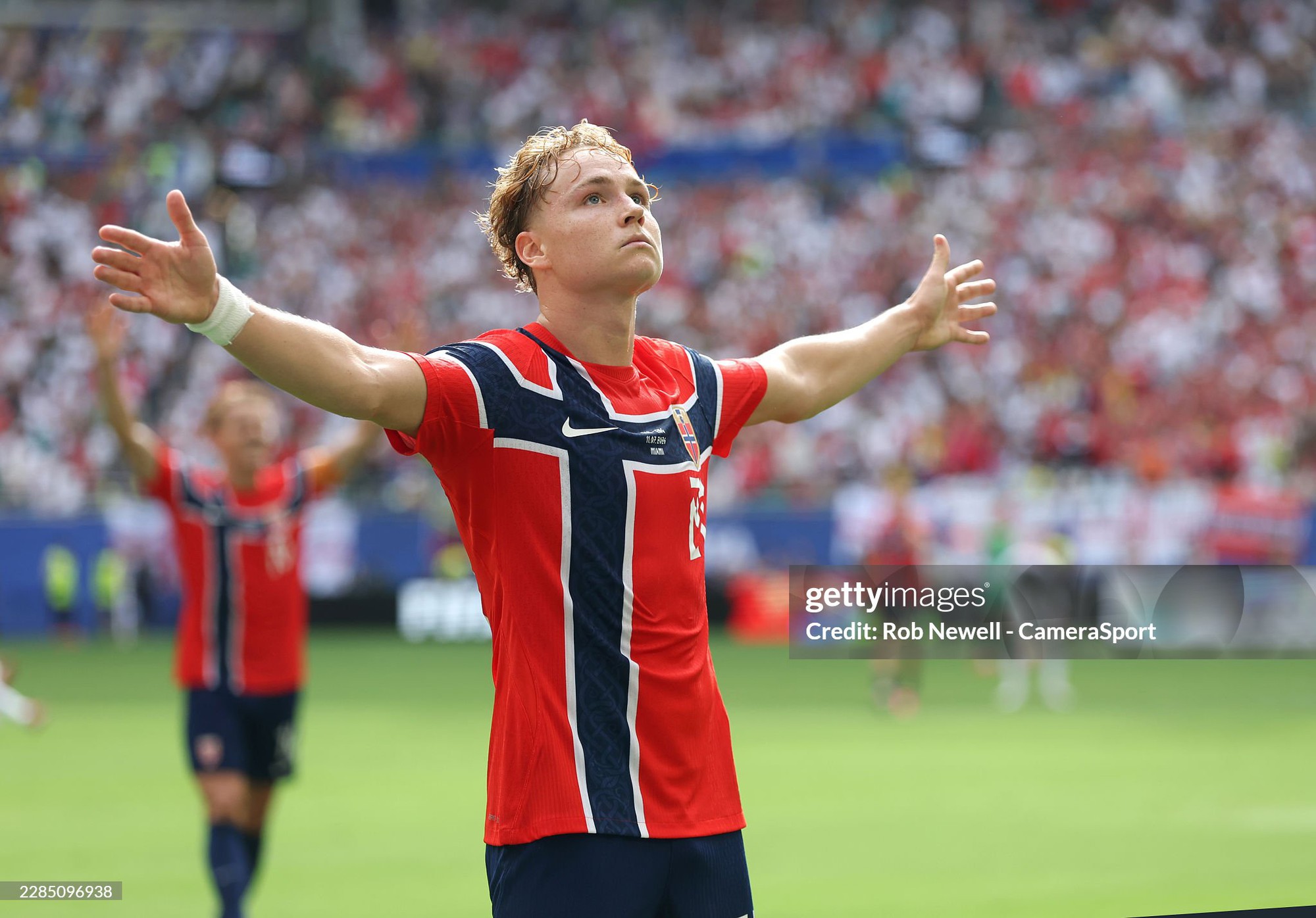 "Bàn thắng ma" giúp sức, đội tuyển Anh ngược dòng đánh bại Na Uy, giành vé vào bán kết World Cup - Ảnh 1. "Bàn thắng ma" giúp sức, đội tuyển Anh ngược dòng đánh bại Na Uy, giành vé vào bán kết World Cup - Ảnh 1.