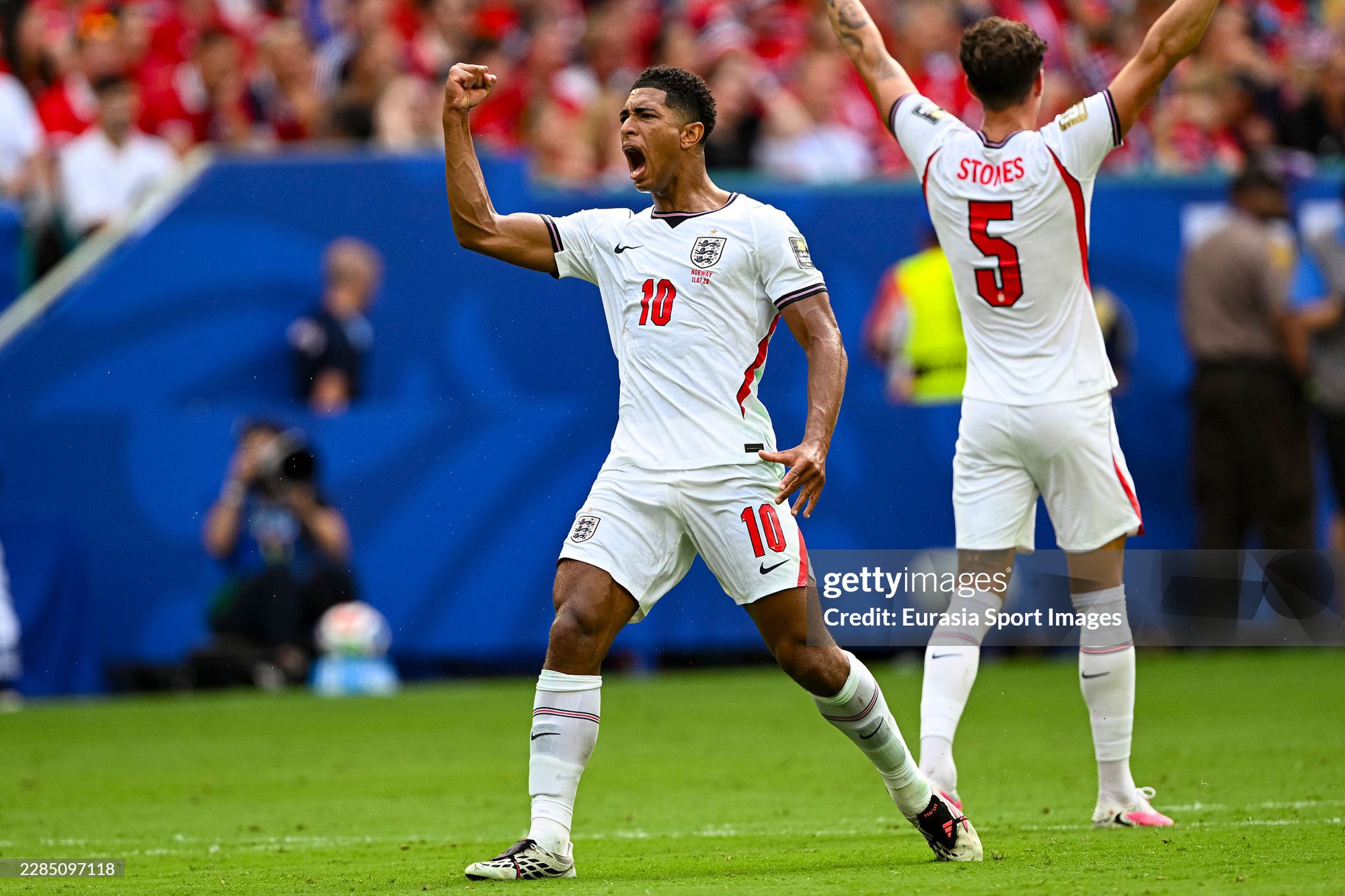 "Bàn thắng ma" giúp sức, đội tuyển Anh ngược dòng đánh bại Na Uy, giành vé vào bán kết World Cup - Ảnh 2. "Bàn thắng ma" giúp sức, đội tuyển Anh ngược dòng đánh bại Na Uy, giành vé vào bán kết World Cup - Ảnh 2.