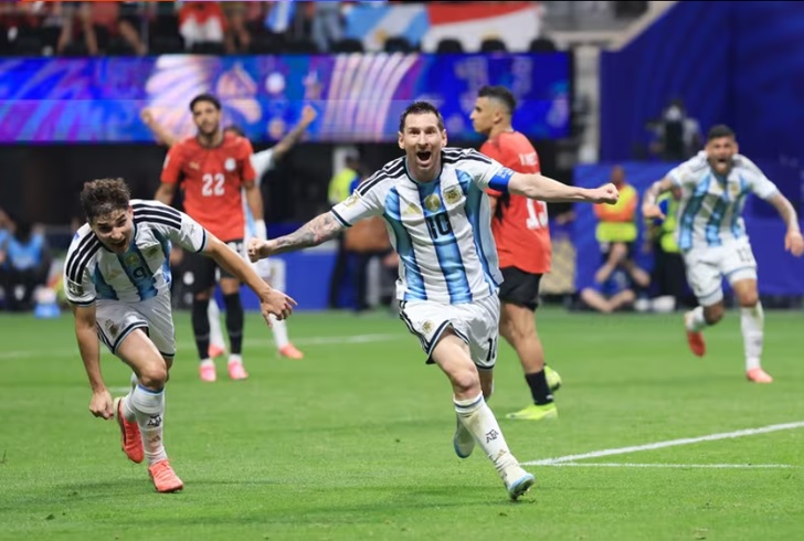 DIỄN BIẾN Argentina 1-0 Thụy Sĩ: Messi lại kiến tạo, Thụy Sĩ gặp vô vàn khó khăn - Ảnh 11.