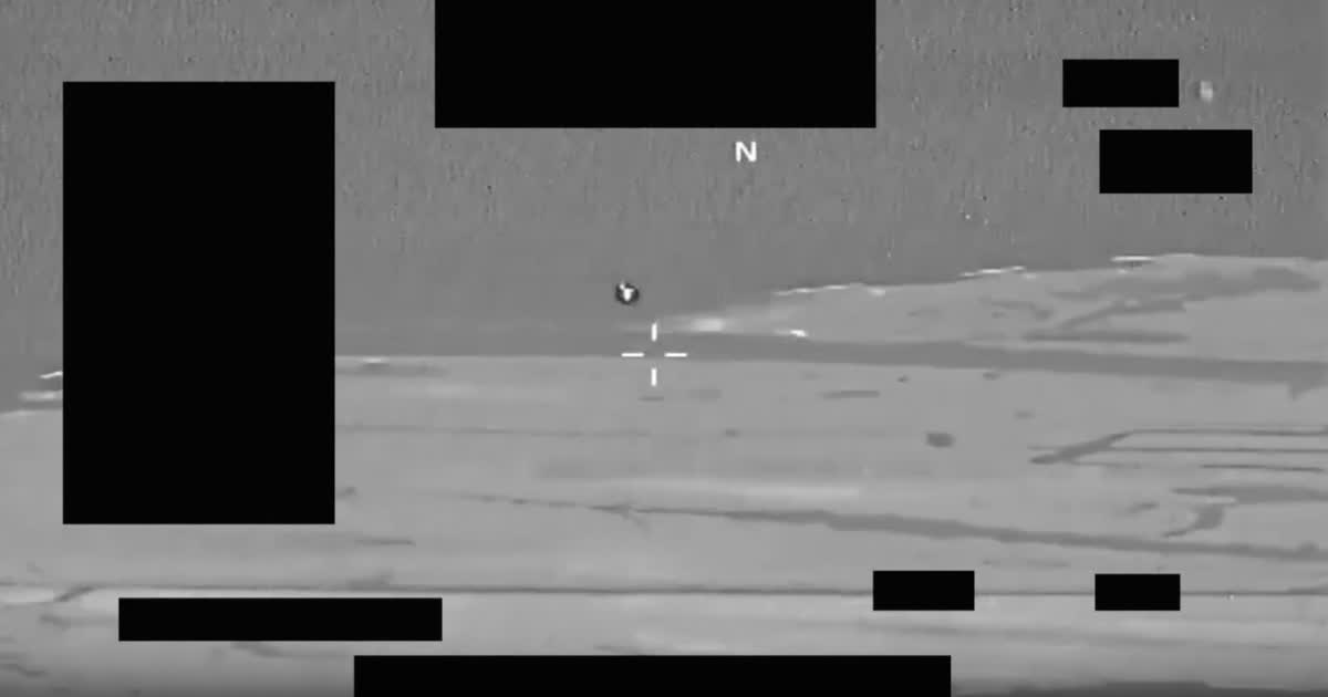 Lầu năm Góc công bố tài liệu UFO mới: Không thể tin nổi - Ảnh 2. Lầu năm Góc công bố tài liệu UFO mới: Không thể tin nổi - Ảnh 2.