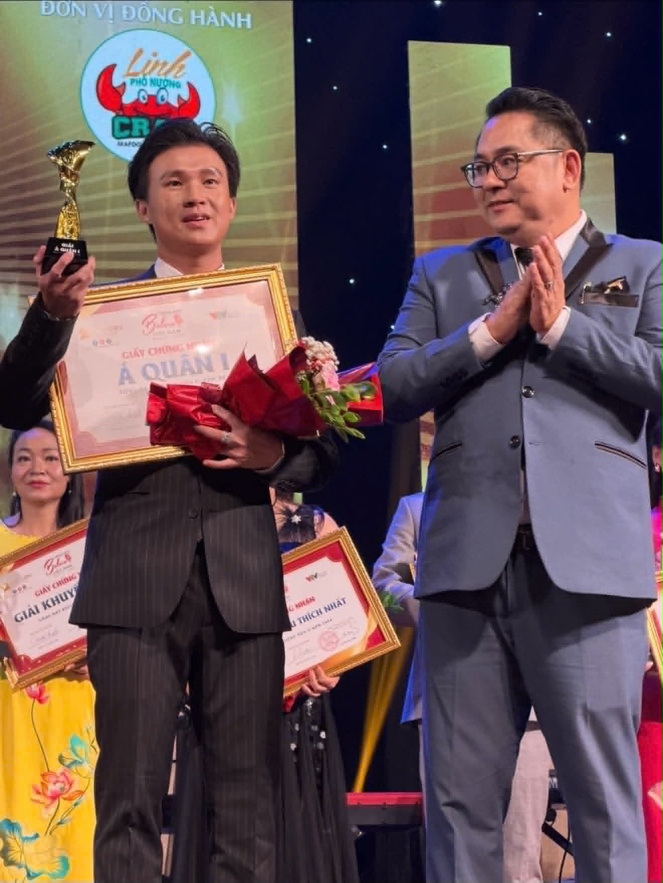 Ho&agrave;ng Anh: "T&ocirc;i kh&ocirc;ng muốn l&agrave; bản sao của danh ca Chế Linh" - Ảnh 4.