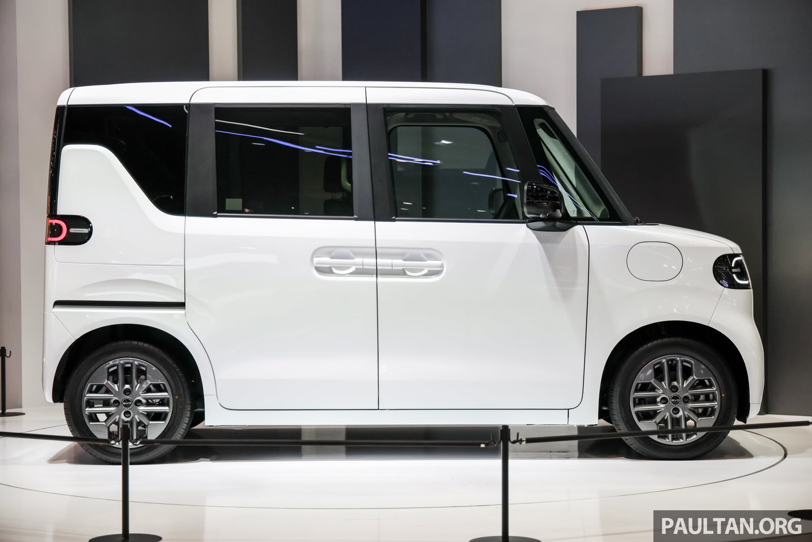 BYD Racco giá dự kiến quy đổi hơn 430 triệu đồng: Trông như xe Nhật, nhỏ hơn Morning, cửa lùa, chạy 320km/sạc - Ảnh 9.