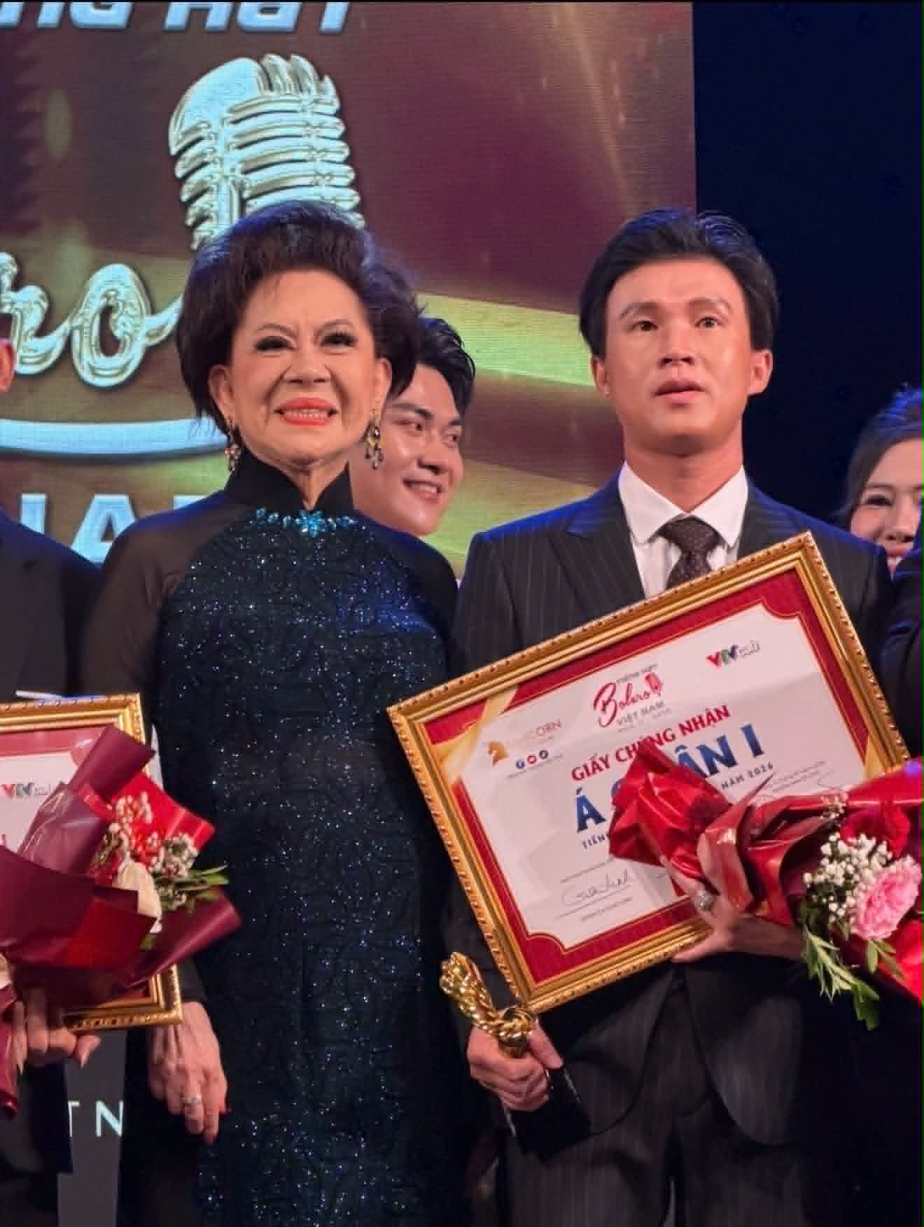Ho&agrave;ng Anh: "T&ocirc;i kh&ocirc;ng muốn l&agrave; bản sao của danh ca Chế Linh" - Ảnh 1.