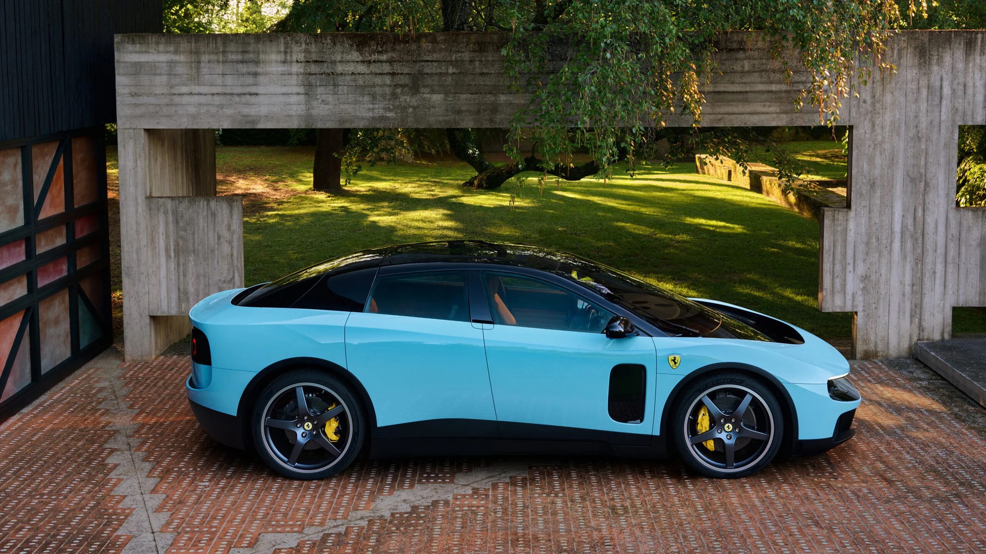 Sếp Ferrari ngỡ ngàng trước phản ứng của thị trường với siêu xe mới dù đã chuẩn bị tinh thần từ trước - Ảnh 1.