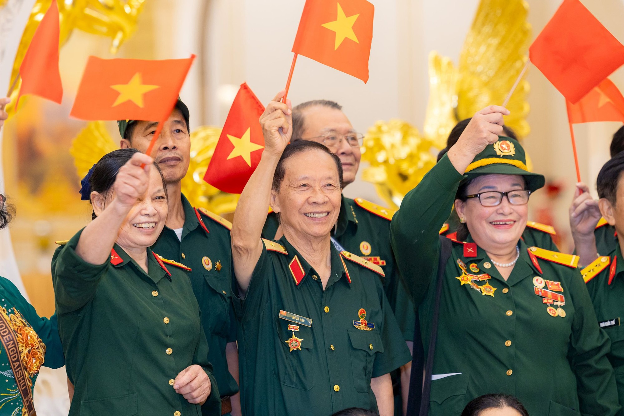 Xem &ldquo;kỳ quan&rdquo; t&aacute;i hiện 4.000 năm lịch sử VN của tỷ ph&uacute; Phạm Nhật Vượng, NSƯT Quang Thắng ao ước l&agrave;m 1 việc - Ảnh 5.