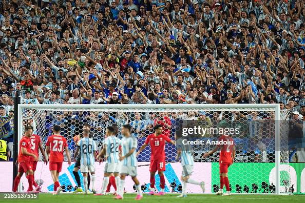 DIỄN BIẾN Argentina 1-1 Thụy Sĩ: Sau tấm thẻ đỏ v&igrave; lỗi ăn vạ, 2 đội k&eacute;o nhau v&agrave;o hiệp phụ - Ảnh 1.