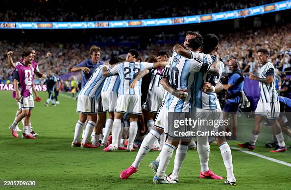 DIỄN BIẾN Argentina 2-1 Thụy Sĩ: Alvarez lập tuyệt phẩm - Ảnh 1.