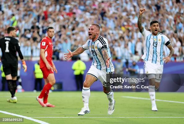 DIỄN BIẾN Argentina 1-0 Thụy Sĩ: Messi lại kiến tạo, Thụy Sĩ gặp vô vàn khó khăn - Ảnh 5.