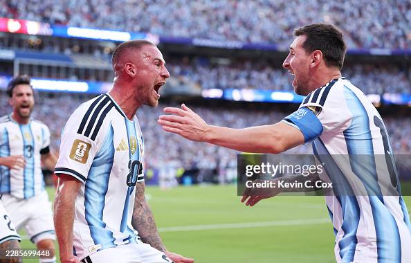 DIỄN BIẾN Argentina 1-0 Thụy Sĩ: Messi lại kiến tạo, Thụy Sĩ gặp vô vàn khó khăn - Ảnh 4.