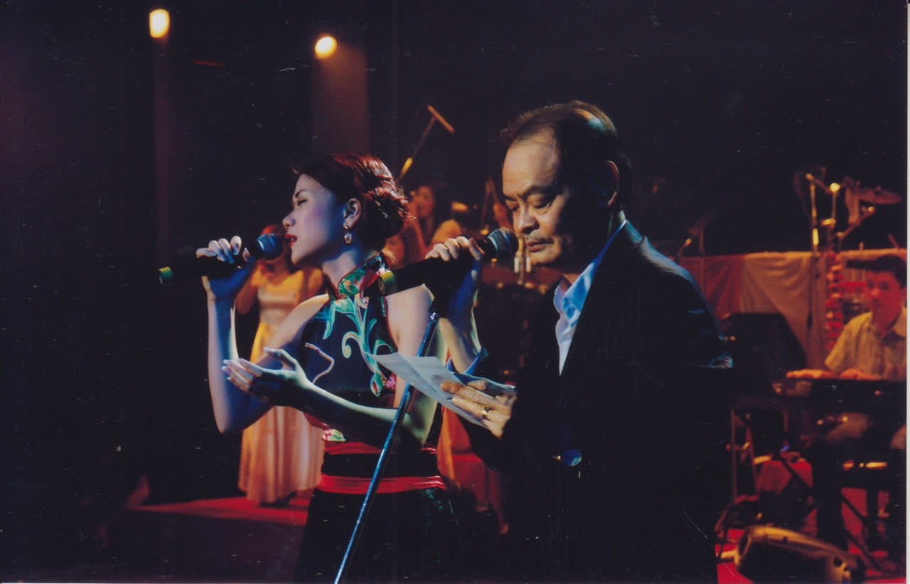 Ca khúc cứu vãn cuộc hôn nhân của nhạc sĩ Thanh Tùng với vợ là mỹ nhân lừng lẫy một thời - Ảnh 2. Ca khúc cứu vãn cuộc hôn nhân của nhạc sĩ Thanh Tùng với vợ là mỹ nhân lừng lẫy một thời - Ảnh 2.