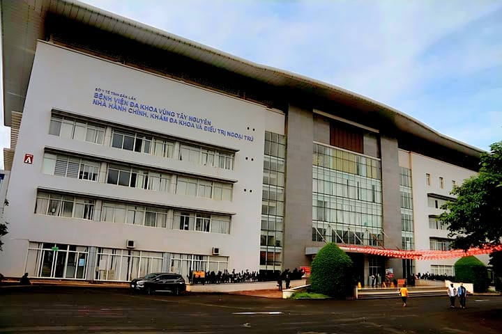 Cựu Gi&aacute;m đốc BV Đa khoa T&acirc;y Nguy&ecirc;n l&atilde;nh &aacute;n treo v&igrave; sai phạm trong sử dụng m&aacute;y t&aacute;n sỏi - Ảnh 2.