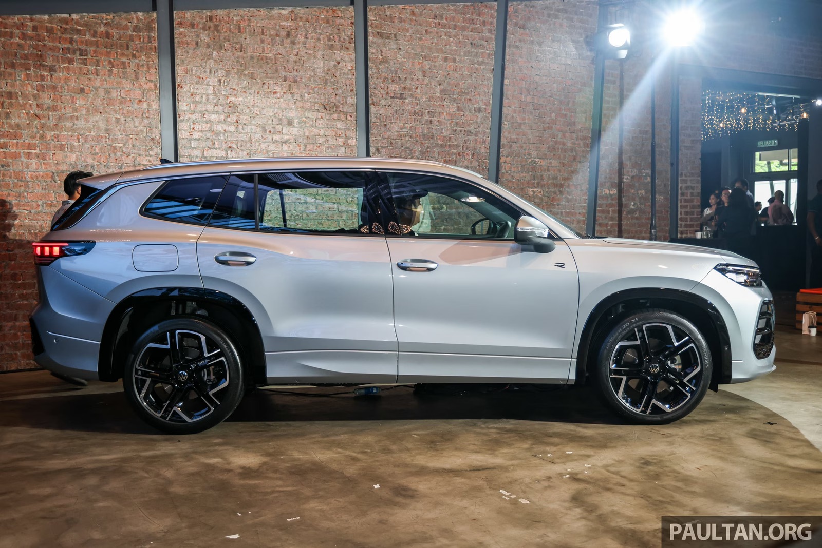 Volkswagen Tayron mở bán tại ĐNÁ: Thay thế Tiguan Allspace, 7 chỗ ngồi, giá quy đổi từ 1,239 tỷ - Ảnh 25.