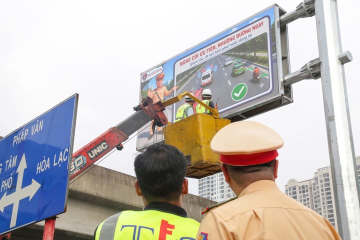 H&agrave; Nội triển khai 36 m&agrave;n h&igrave;nh Led cập nhật t&igrave;nh h&igrave;nh giao th&ocirc;ng theo thời gian thực - Ảnh 2.