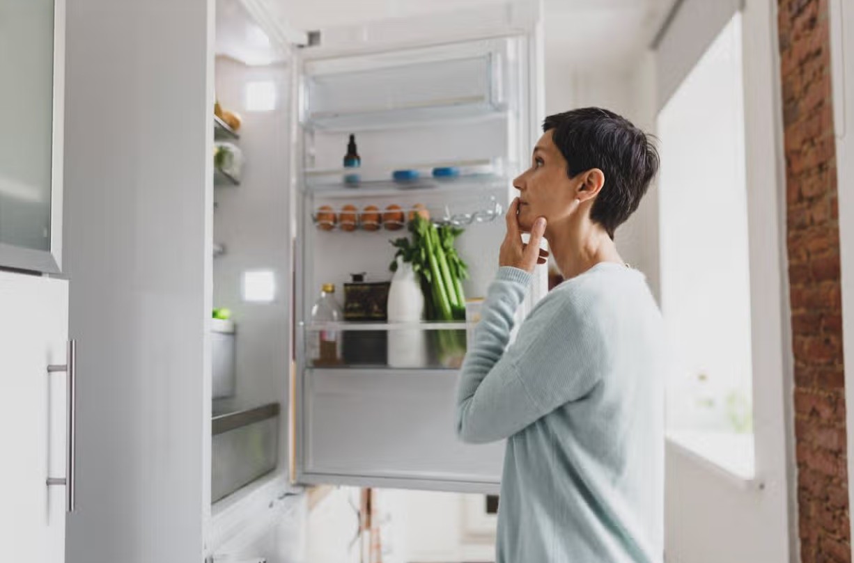 Chuy&ecirc;n gia điện lạnh n&oacute;i thẳng: D&ugrave;ng tủ lạnh kiểu n&agrave;y, đừng hỏi v&igrave; sao đồ ăn nhanh hỏng - Ảnh 1.