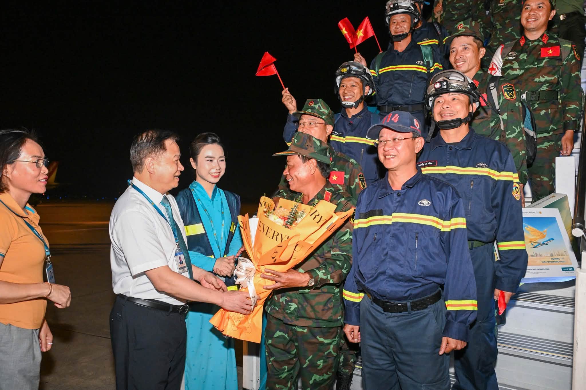 Nhiều ngày trước, sân bay Nội Bài ghi nhận một máy bay lạ của Vietnam Airlines hạ cánh - Ảnh 4.