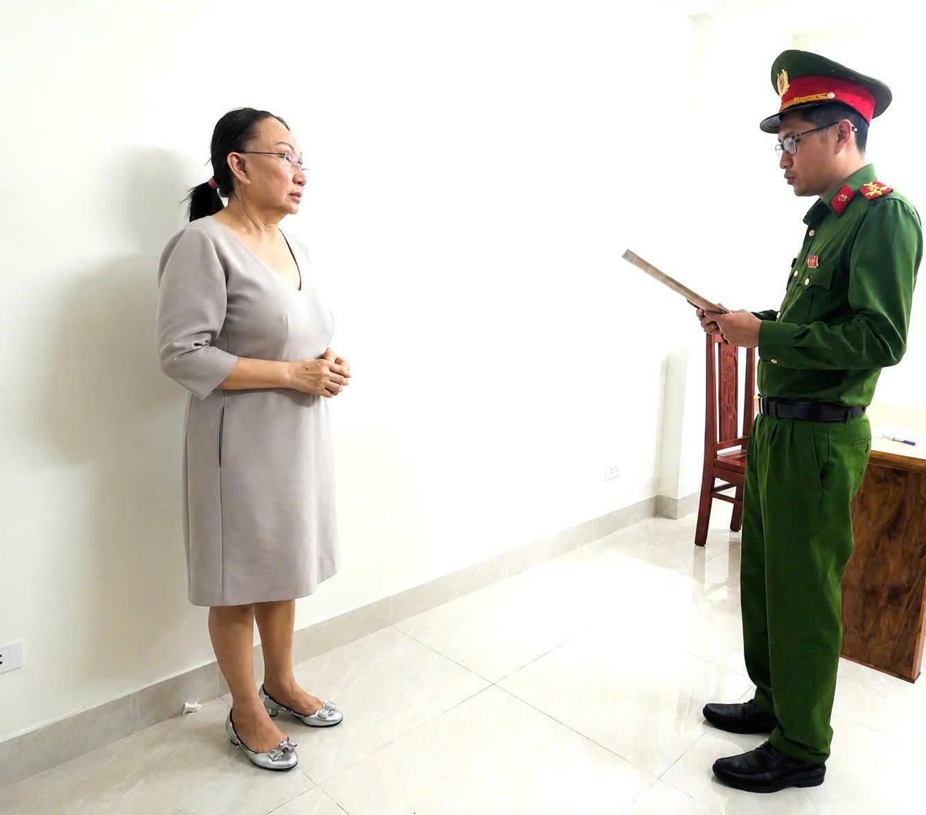 Tiệm v&agrave;ng Ngọc T&acirc;m , Kim L&yacute; đ&oacute;ng cửa sau khởi tố bu&ocirc;n lậu kim cương xuy&ecirc;n quốc gia - Ảnh 10.