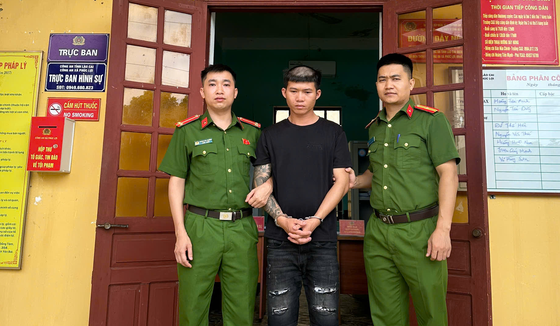 16 người d&acirc;n ở H&agrave; Nội bị chiếm tiền trong t&agrave;i khoản ng&acirc;n h&agrave;ng: Bắt Nguyễn Tiến Sỷ v&agrave; đồng bọn - Ảnh 2.